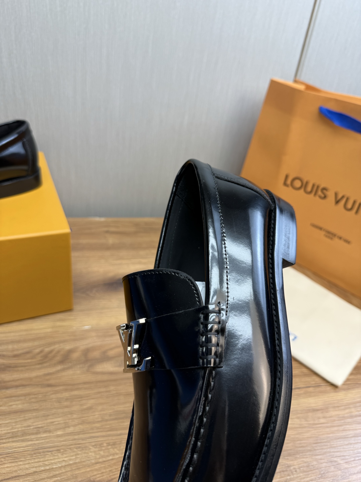 LV